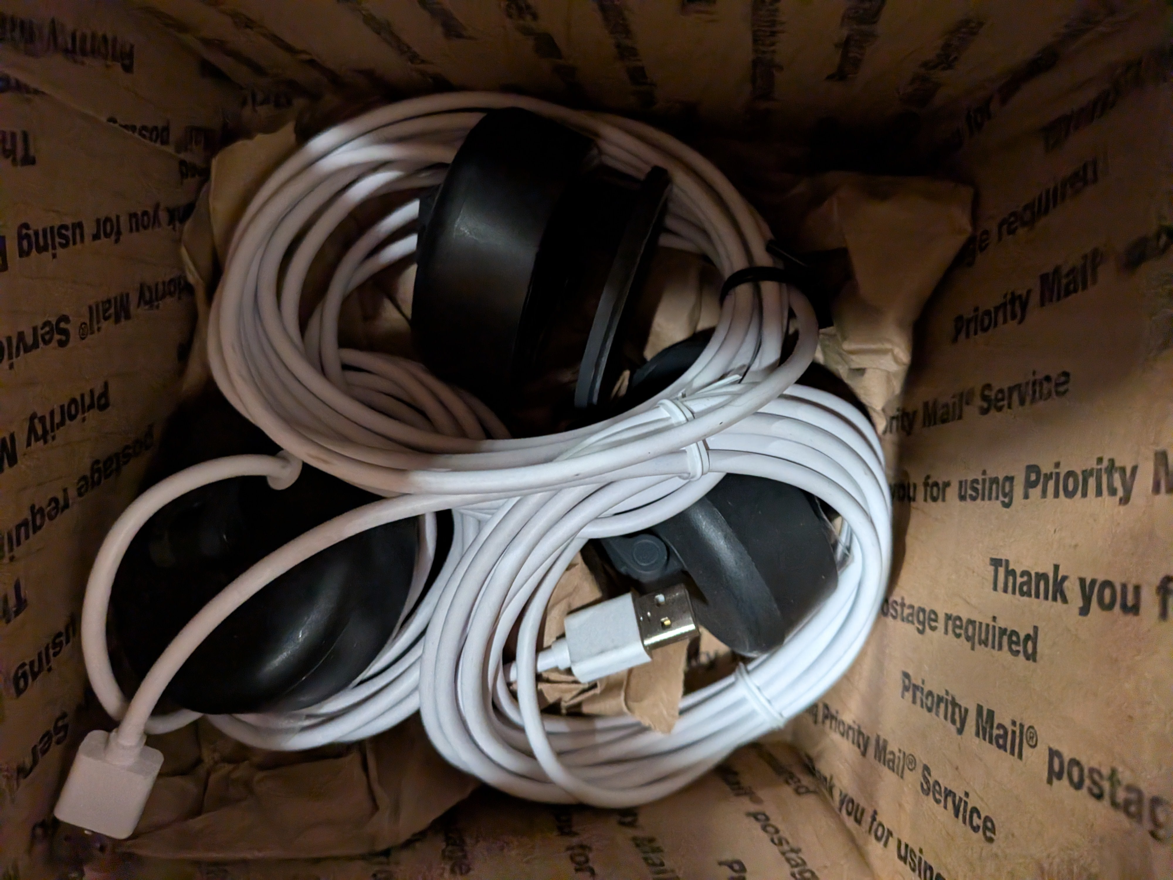 Wholesale Box (electronics & accessories) 100pc minimum E2